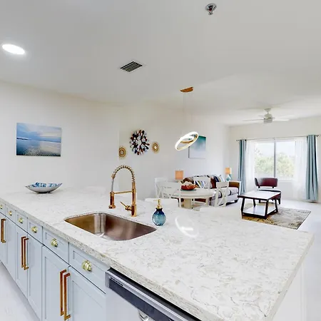 Luau Condos II Destin Room photo